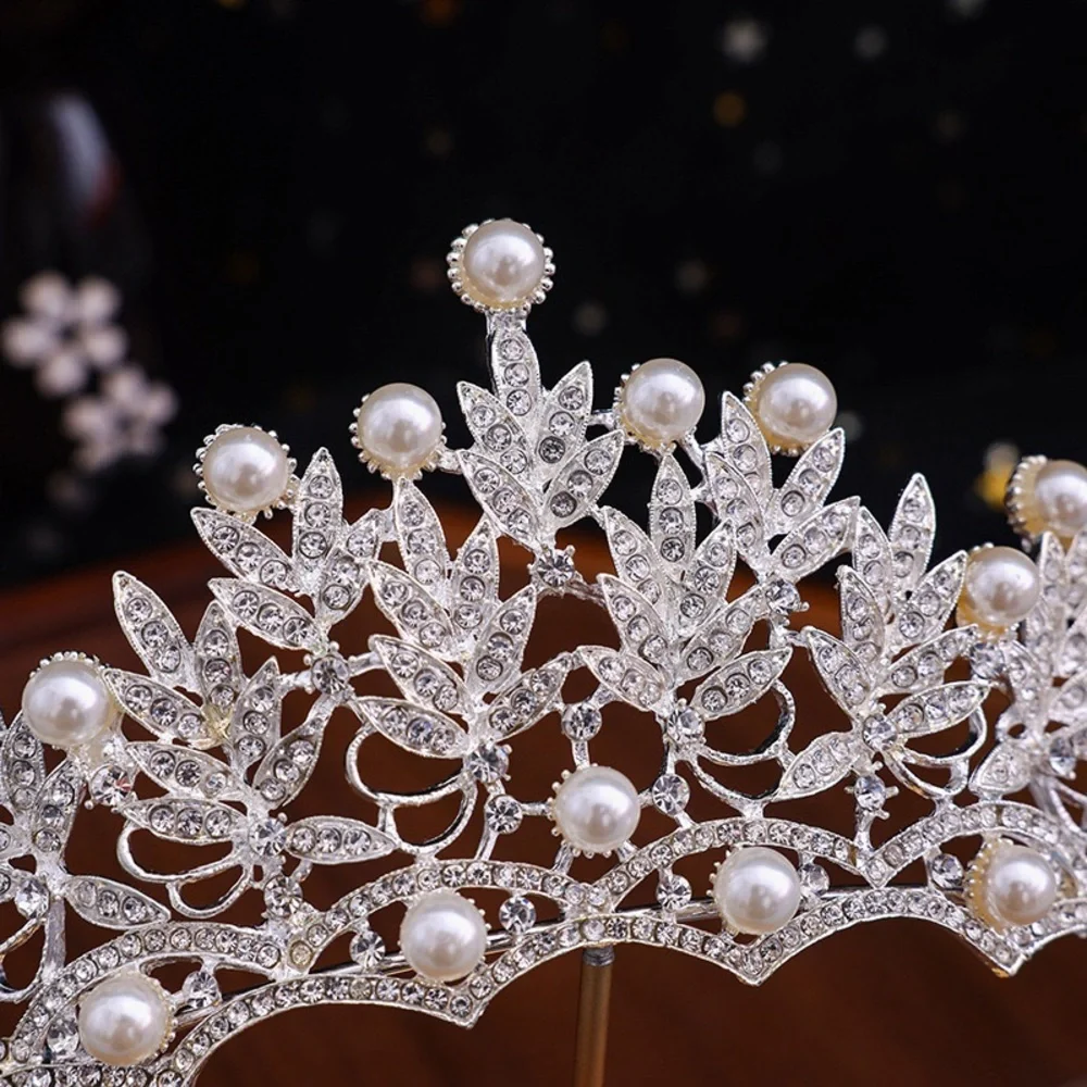 Elegant Silver Tiara with Pearls